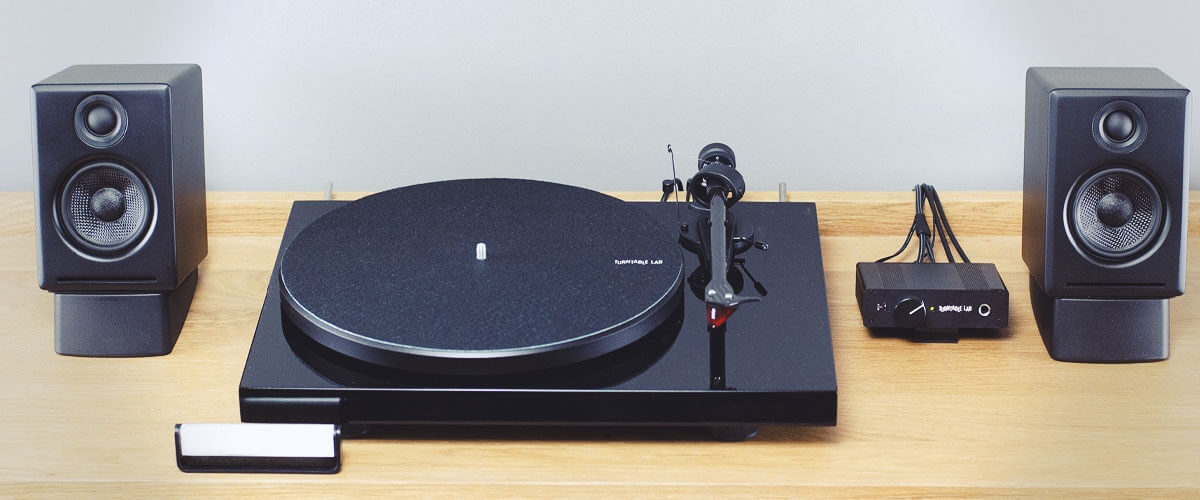 Record player with separate preamp